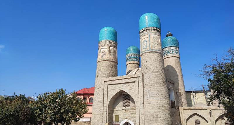 Uzbekistan - Jedwabnym i Bawełnianym Szlakiem
